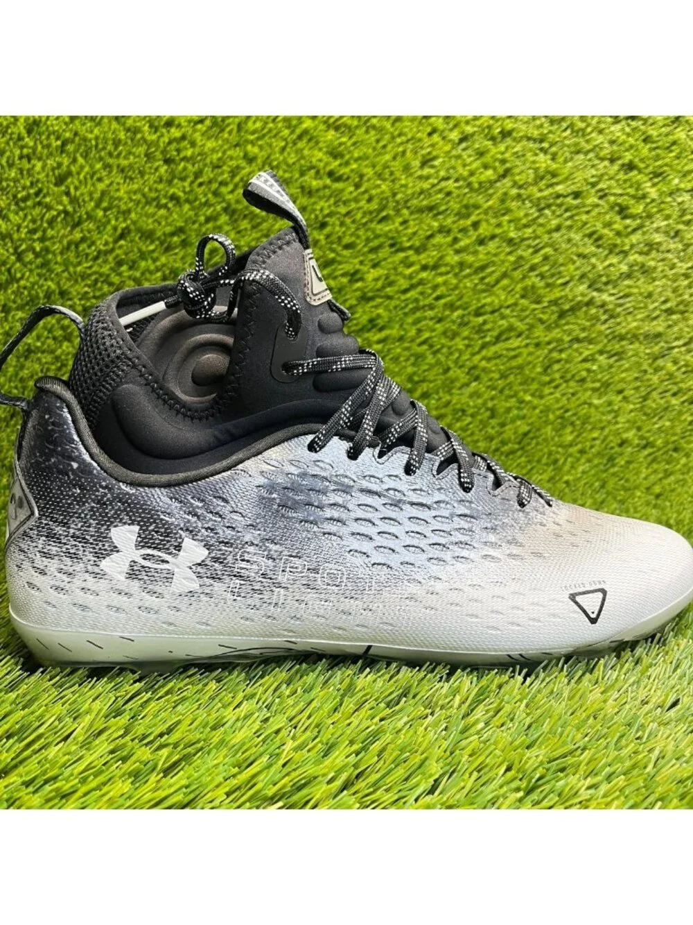Under Armour Spotlight Lux MC 2.0 Mens Size 13 Black White Football Cleats